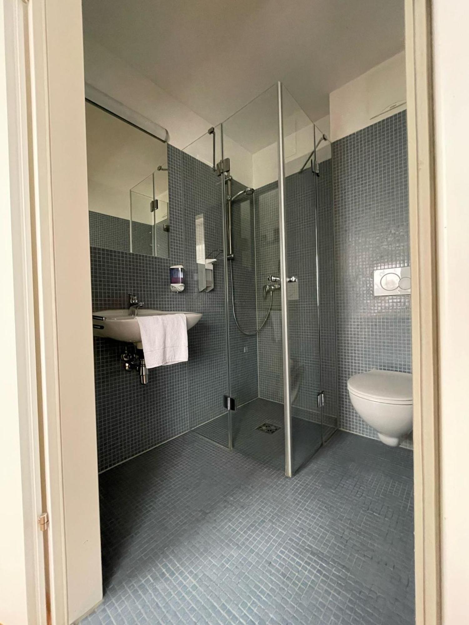Workbase Hostel Виена Екстериор снимка