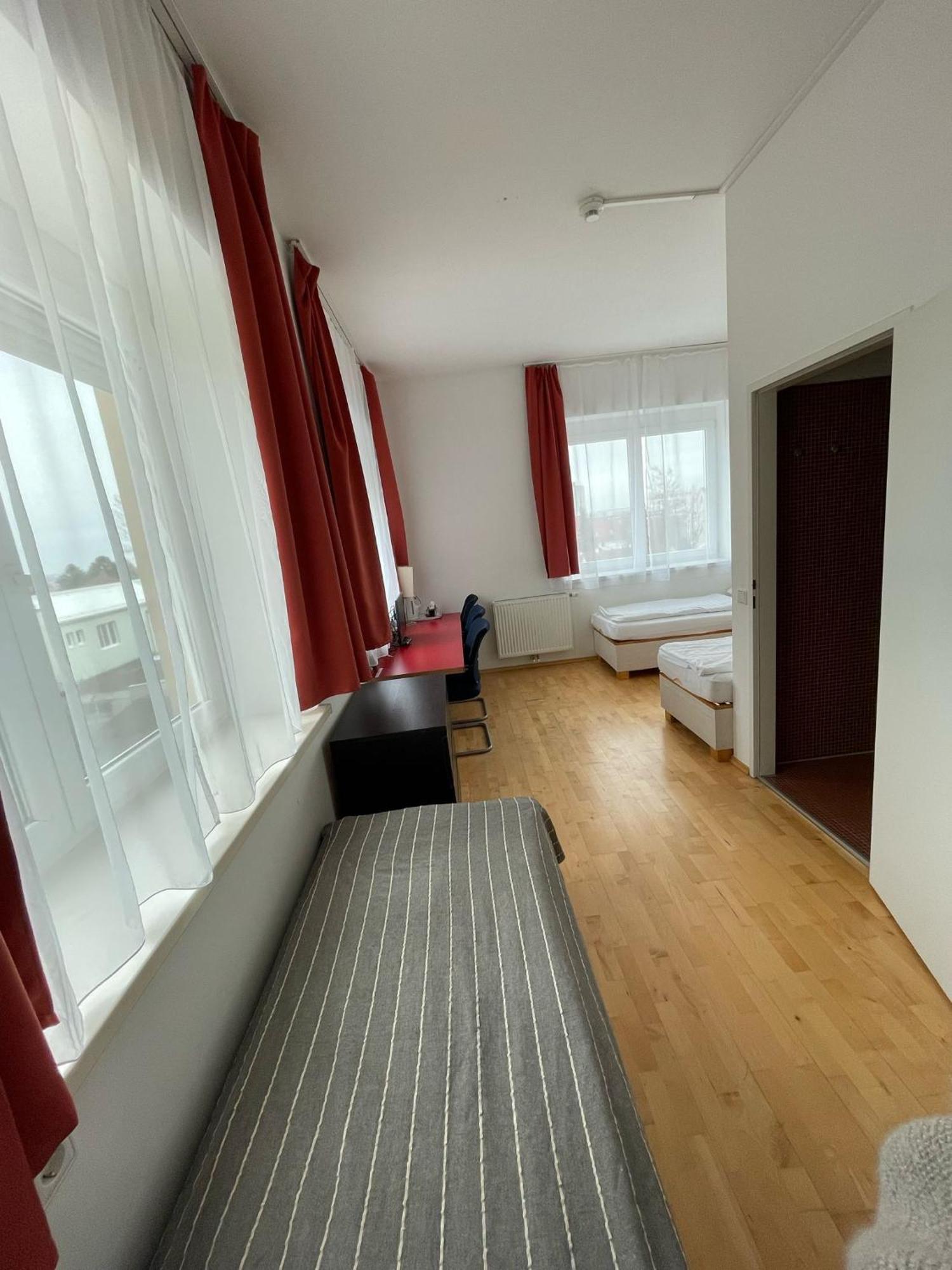 Workbase Hostel Виена Екстериор снимка