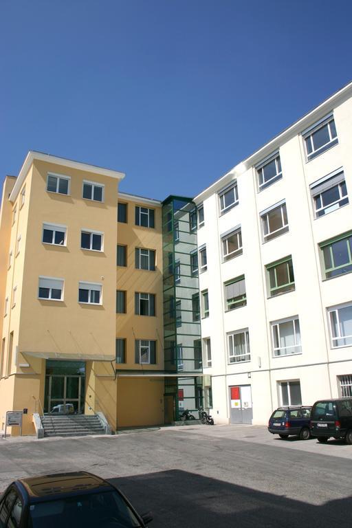 Workbase Hostel Виена Екстериор снимка